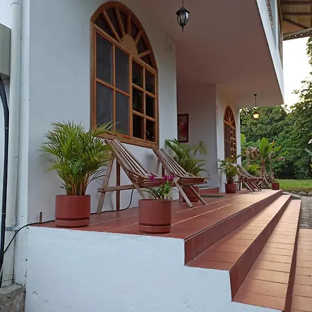 Banana Lodge Misahualli Exterior photo